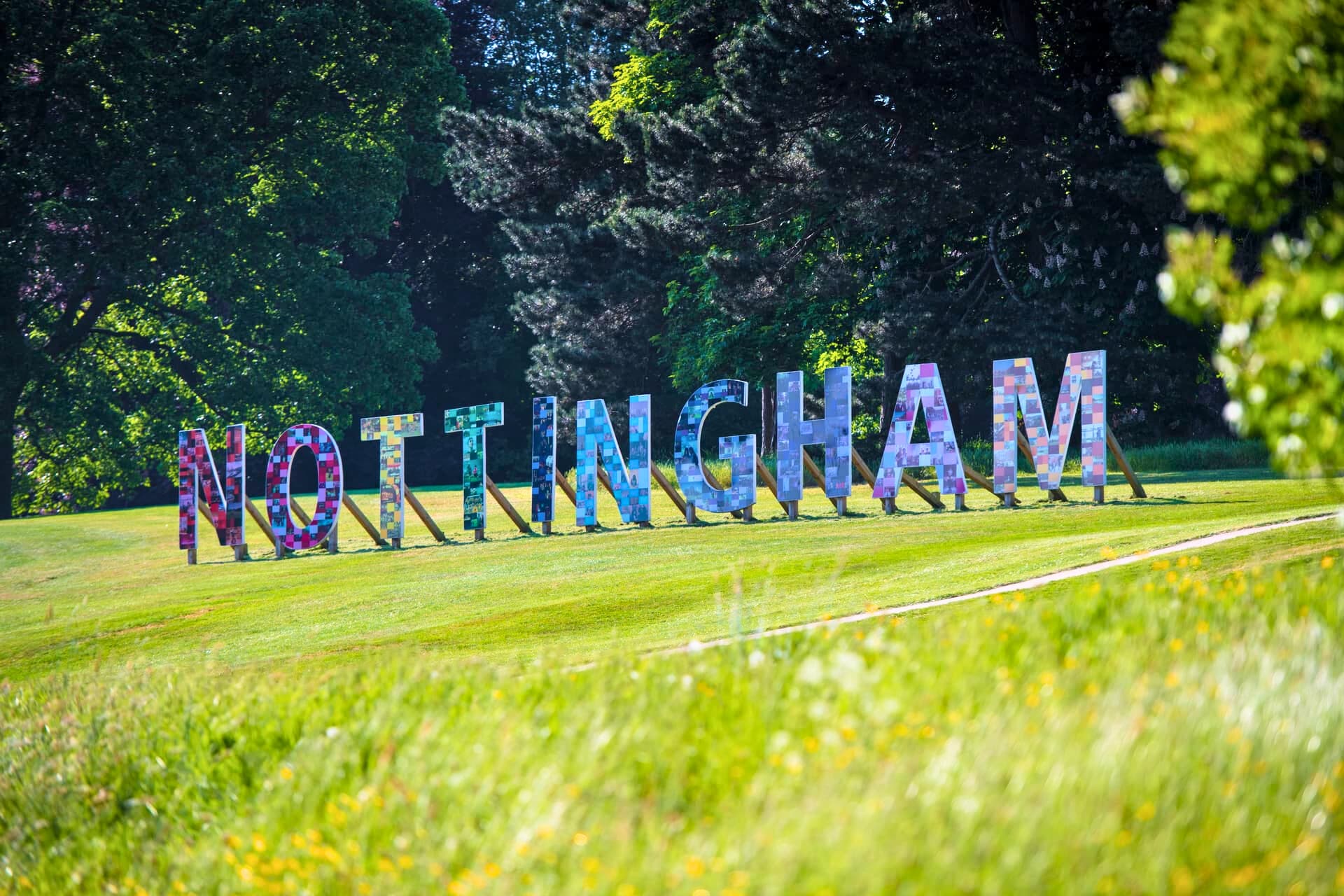 Image of University of Nottingham's welcome sign